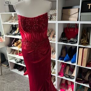 Elegant Red Strapless Evening Gown